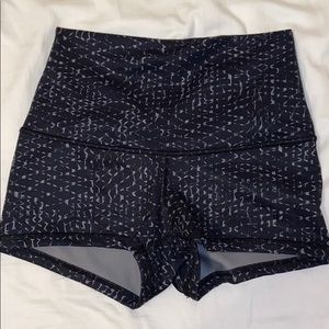 Like new lululemon boogie shorts